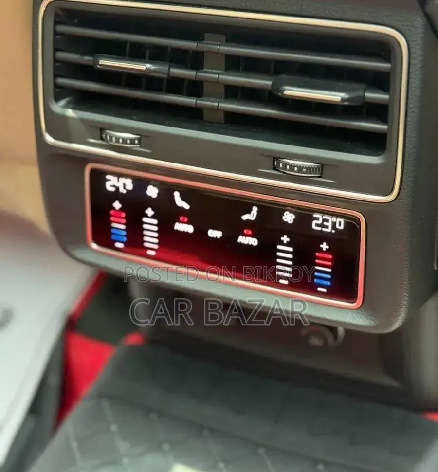 Audi Q7 Premium Plus 2021 Maroon