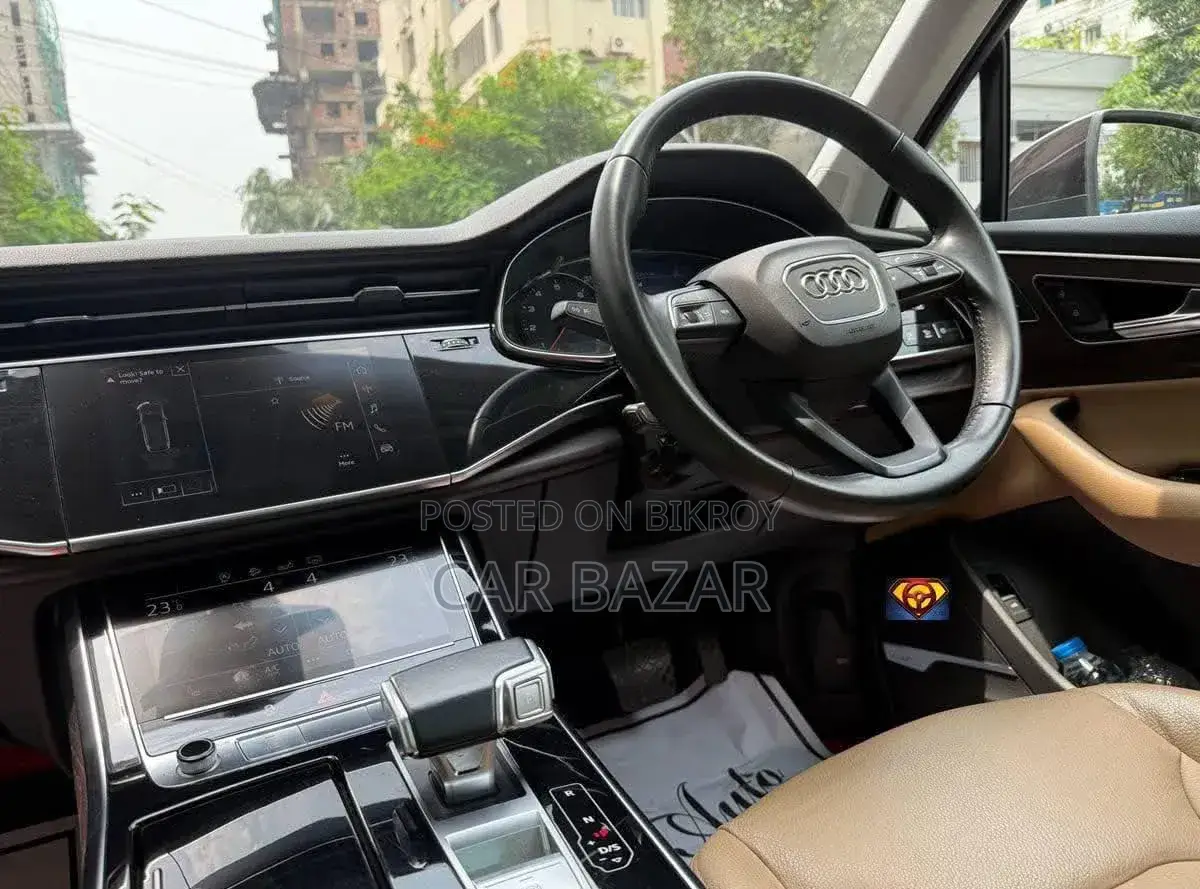 Audi Q7 Premium Plus 2021 Maroon