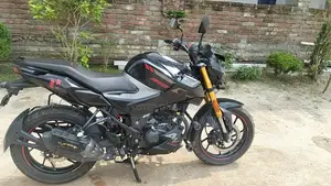 Hero Xtreme 160R 4V 2025 Black
