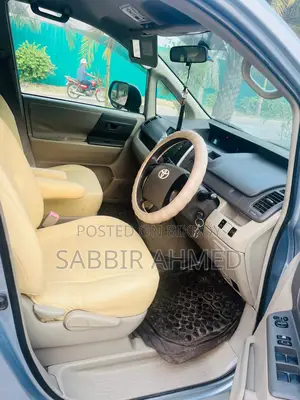 Toyota Noah 2011 Blue