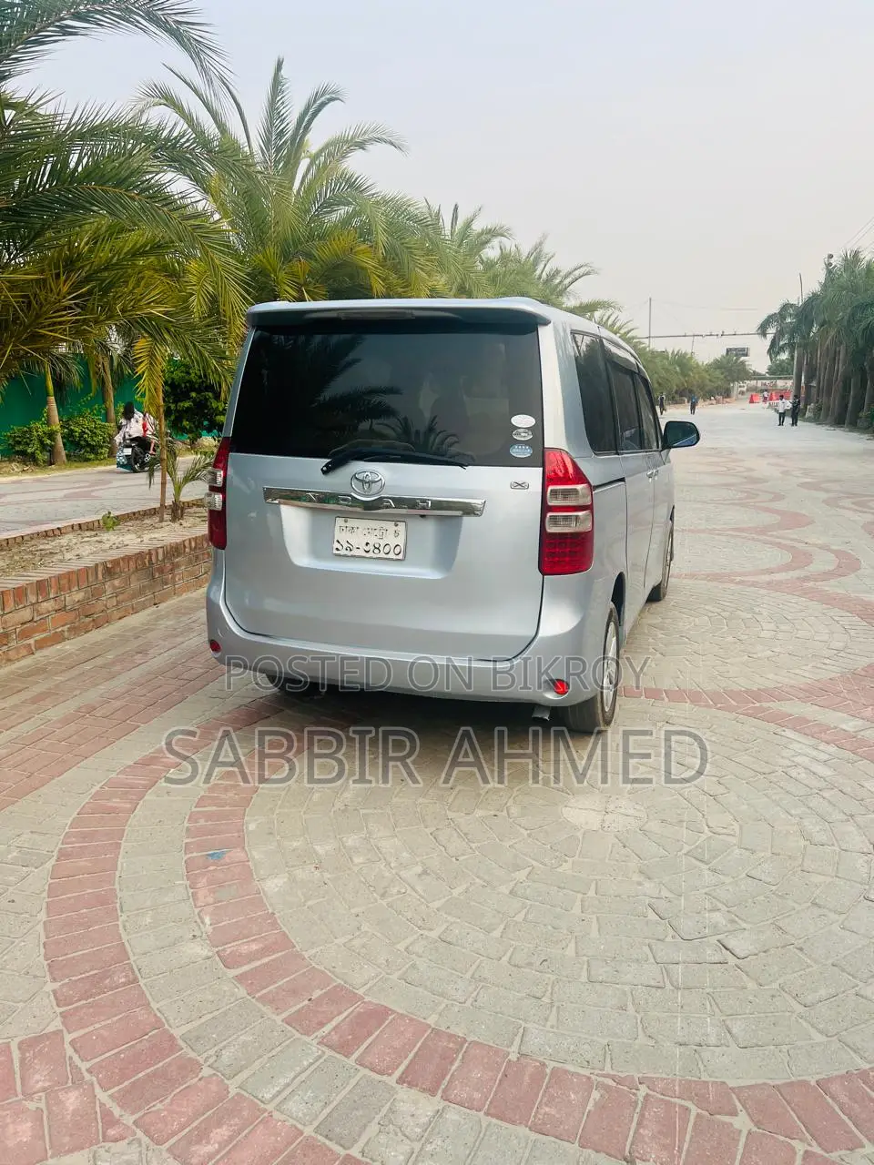 Toyota Noah 2011 Blue
