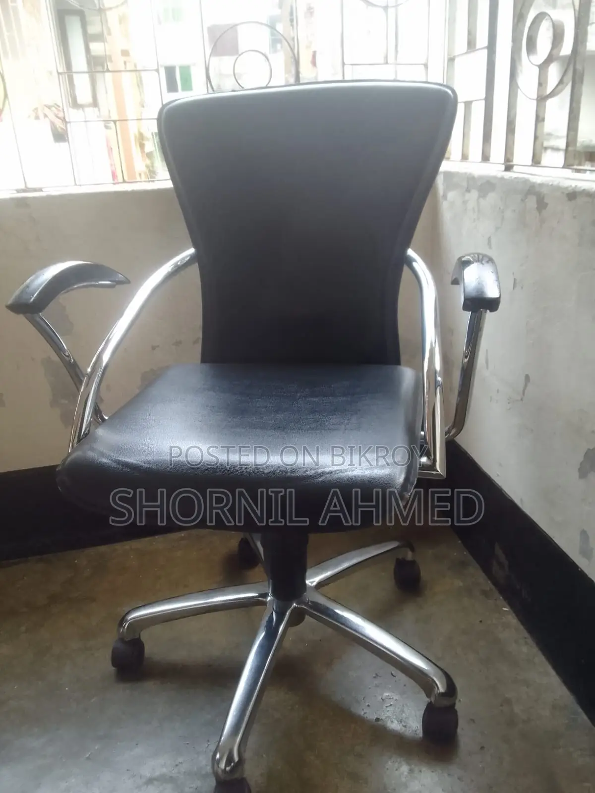 2 Office Chairs for Sale