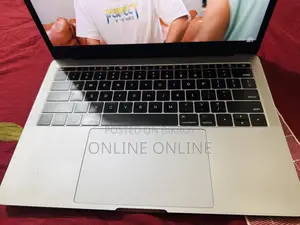 Laptop Apple MacBook Pro 2017 8GB Intel Core I5 SSD 256GB