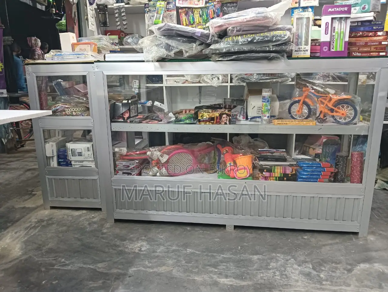 গ্লাস শোকেস ডিসপ্লে কাউন্টার বিক্রয় হবে – ভালো কন্ডিশন