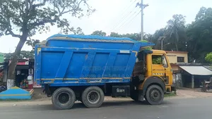 কিস্তির গাড়ি বিক্রয় Tata 10chaka Dump Track