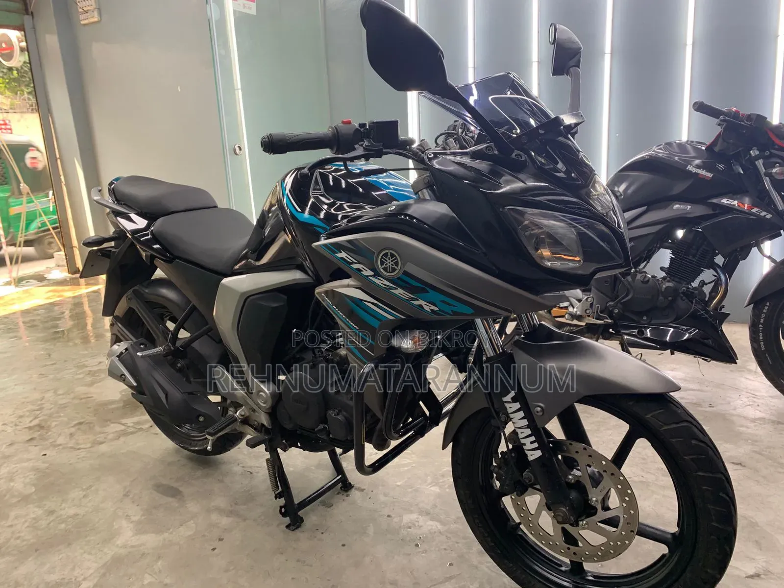 Yamaha 2017 Blue