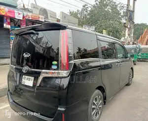 টয়োটা এস্কয়ার ২.০ এফডব্লিউডি (৮ সিটার) ২০১৯ ব্ল্যাক