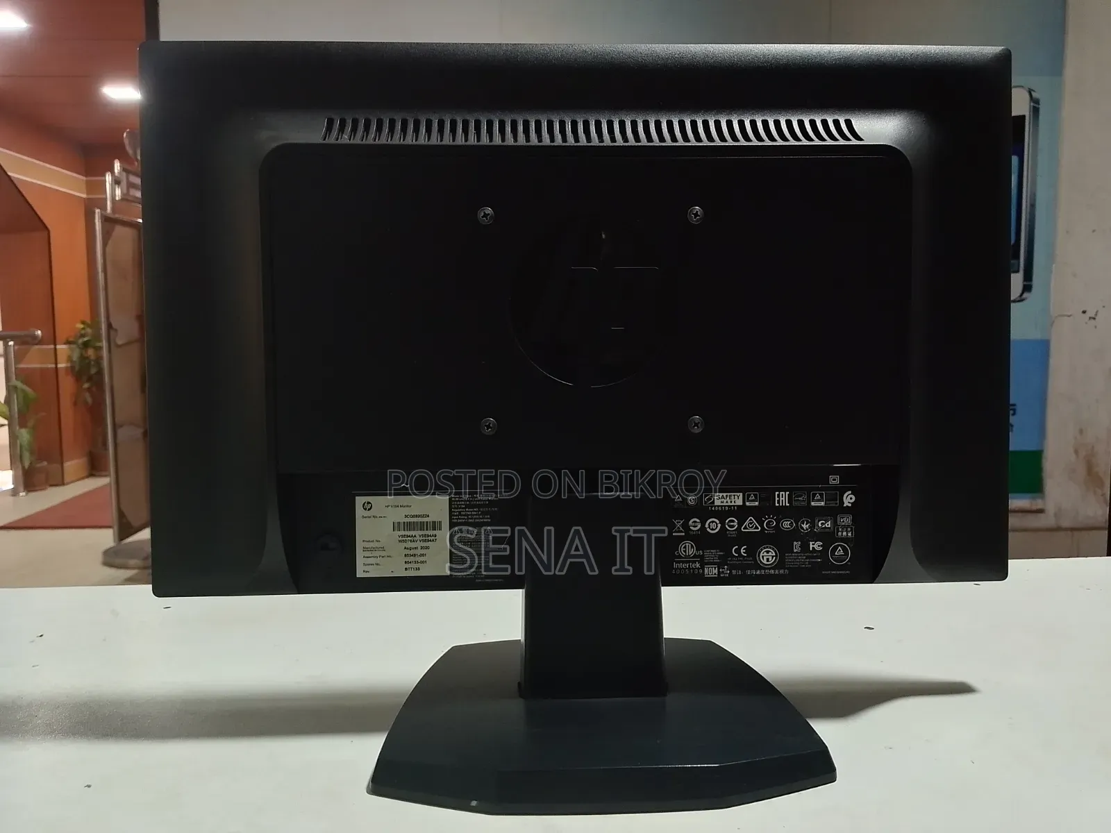 HP LED Monitor – Full HD, HDMI & VGA Support, Excellent Condition