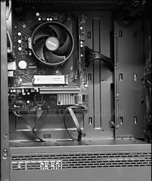 Desktop Computer 8GB AMD Ryzen 5 SSD 256GB