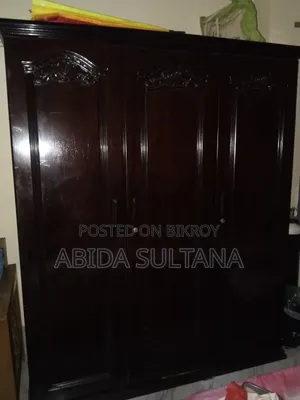 নাদিয়া ব্রান্ডের আলমারি বিক্রি করা হবে