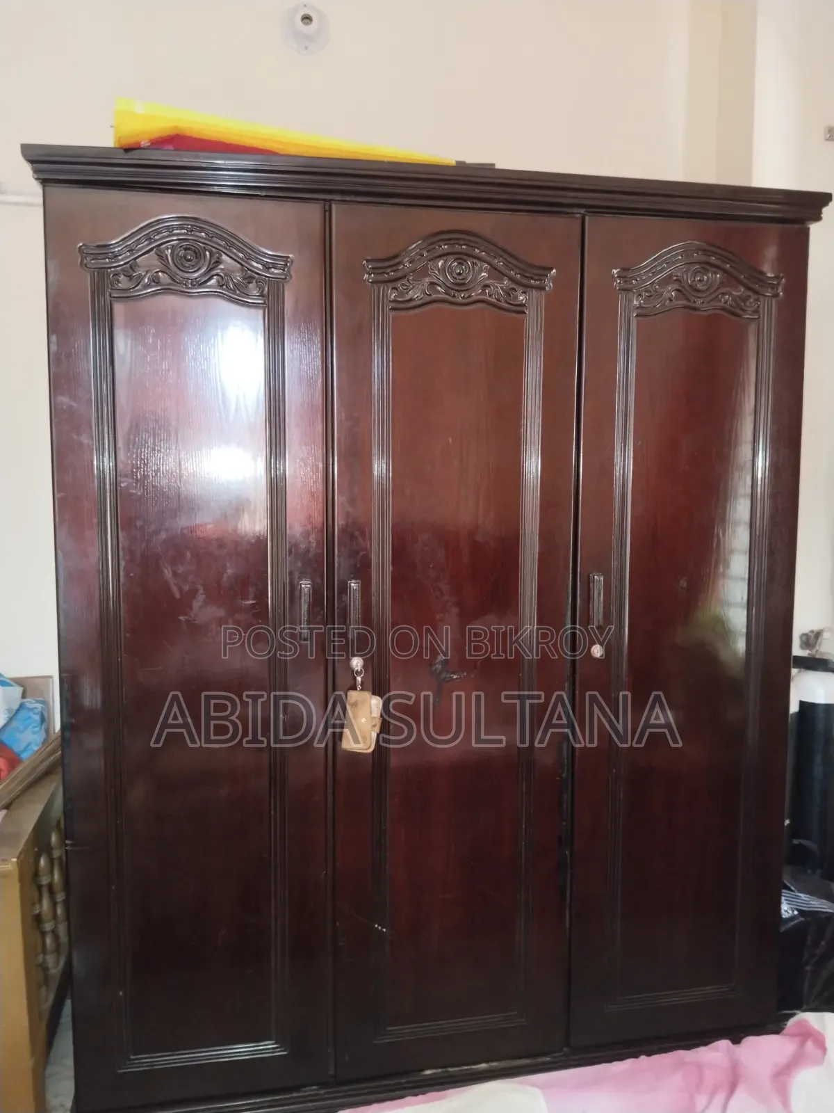 Nadia Brand Almirah for Sale