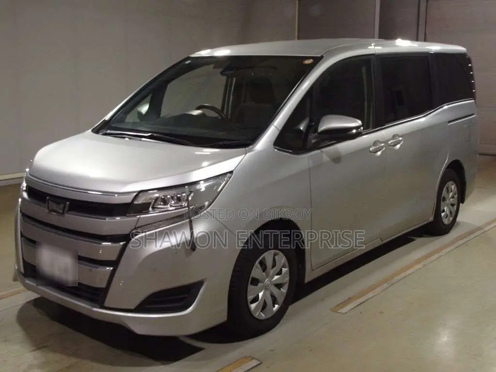 Toyota Noah 2021 Silver