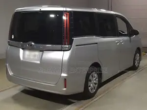 Toyota Noah 2021 Silver