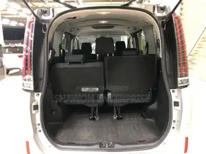 Toyota Noah 2021 Silver