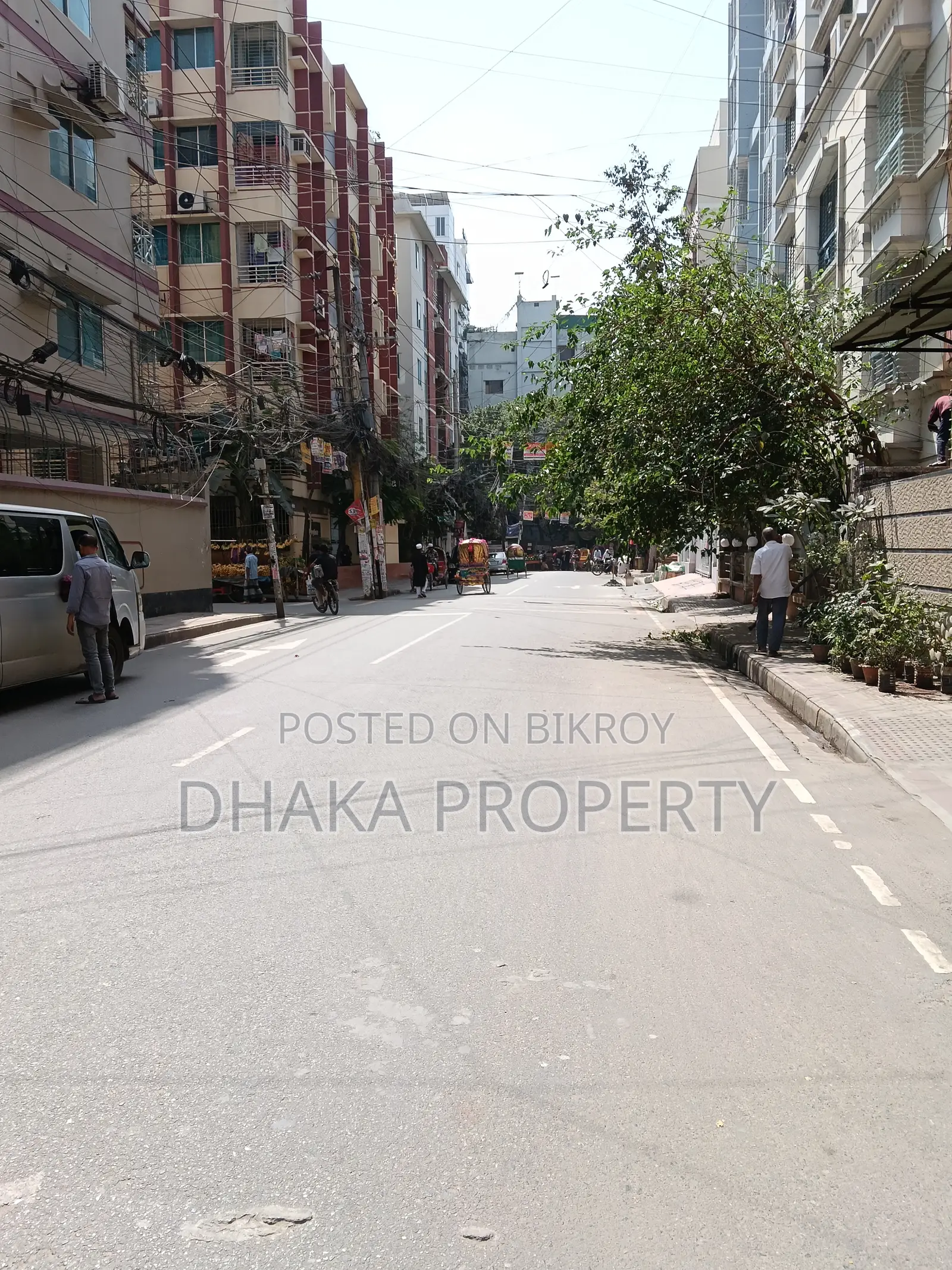 South-facing 7 Katha land near the lake, Gulshan 1