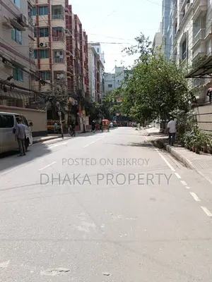 South-facing 7 Katha land near the lake, Gulshan 1