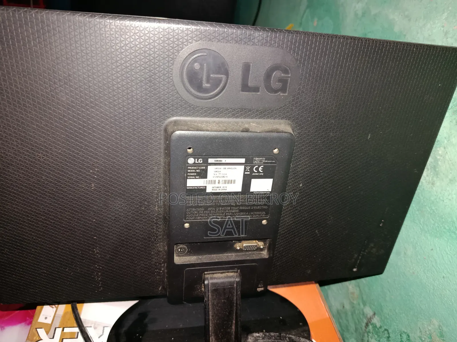Fresh LG Monitor 19m38a