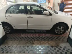 টয়োটা করোলা ২০০৩ হোয়াইট