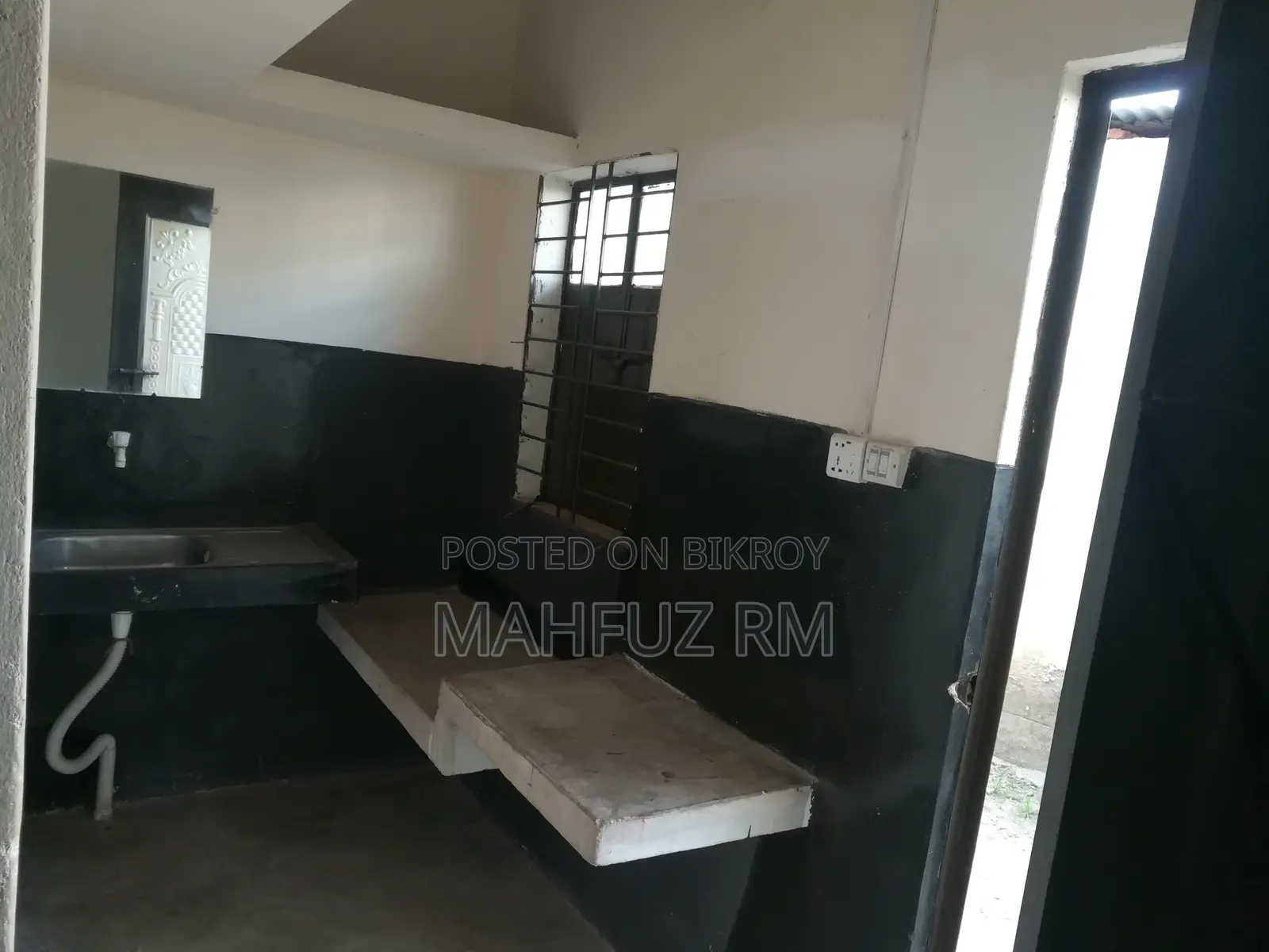 ফ্যামিলি সিঙ্গেল ১ রুমের বাসা ভাড়া হবে (টয়লেট ও কিচেন এটাচ)