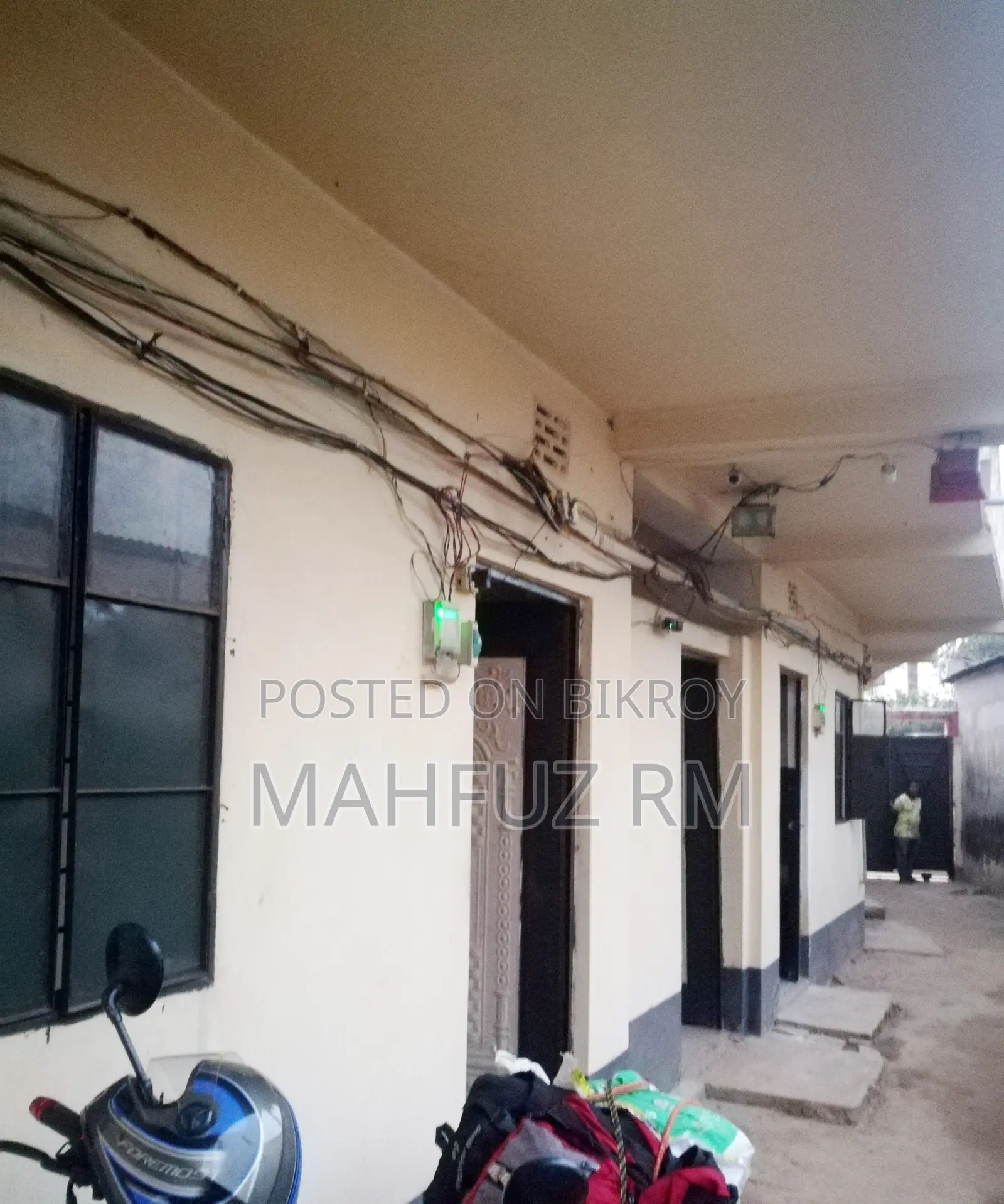 ফ্যামিলি সিঙ্গেল ১ রুমের বাসা ভাড়া হবে (টয়লেট ও কিচেন এটাচ)