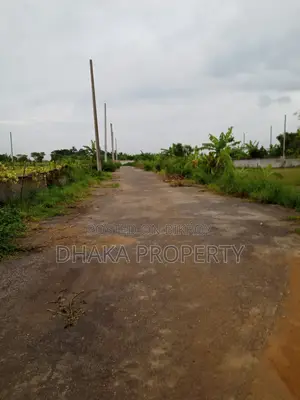 30ft Rd 9 Katha Park South at Sector-17/E