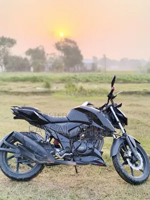 TVS Apache RTR 160 4V 2022 Black