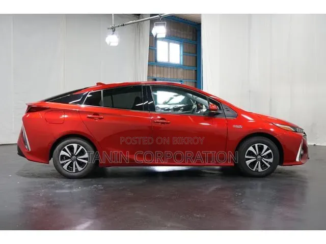 Toyota Prius 2020 Red
