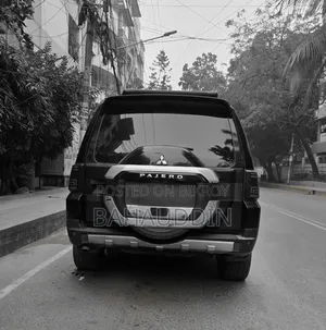 মিতসুবিশি পাজেরো ২০০৮ ব্ল্যাক