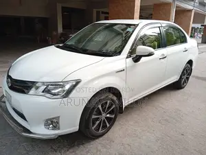 টয়োটা করোলা ২০১৪ হোয়াইট
