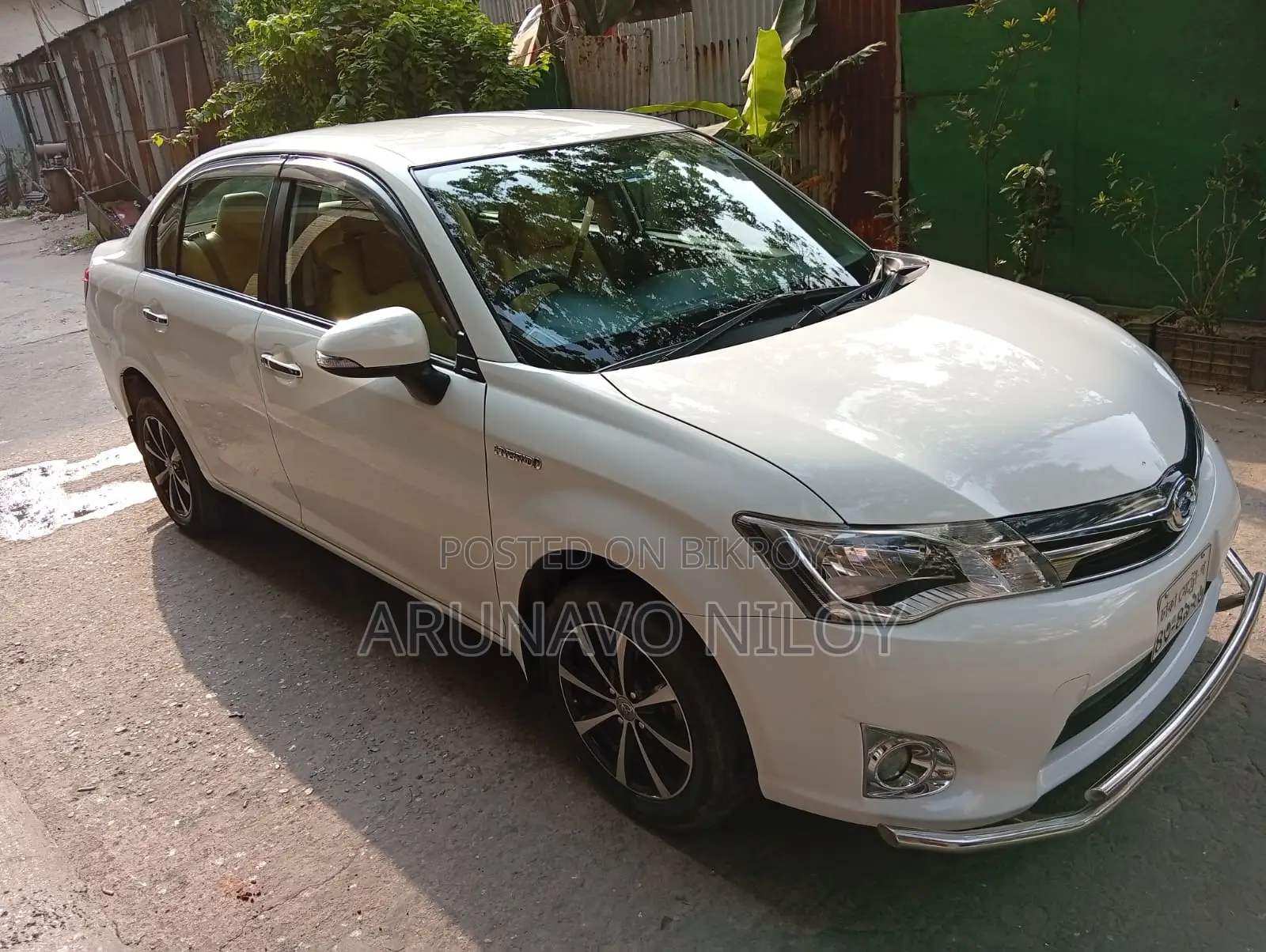 টয়োটা করোলা ২০১৪ হোয়াইট