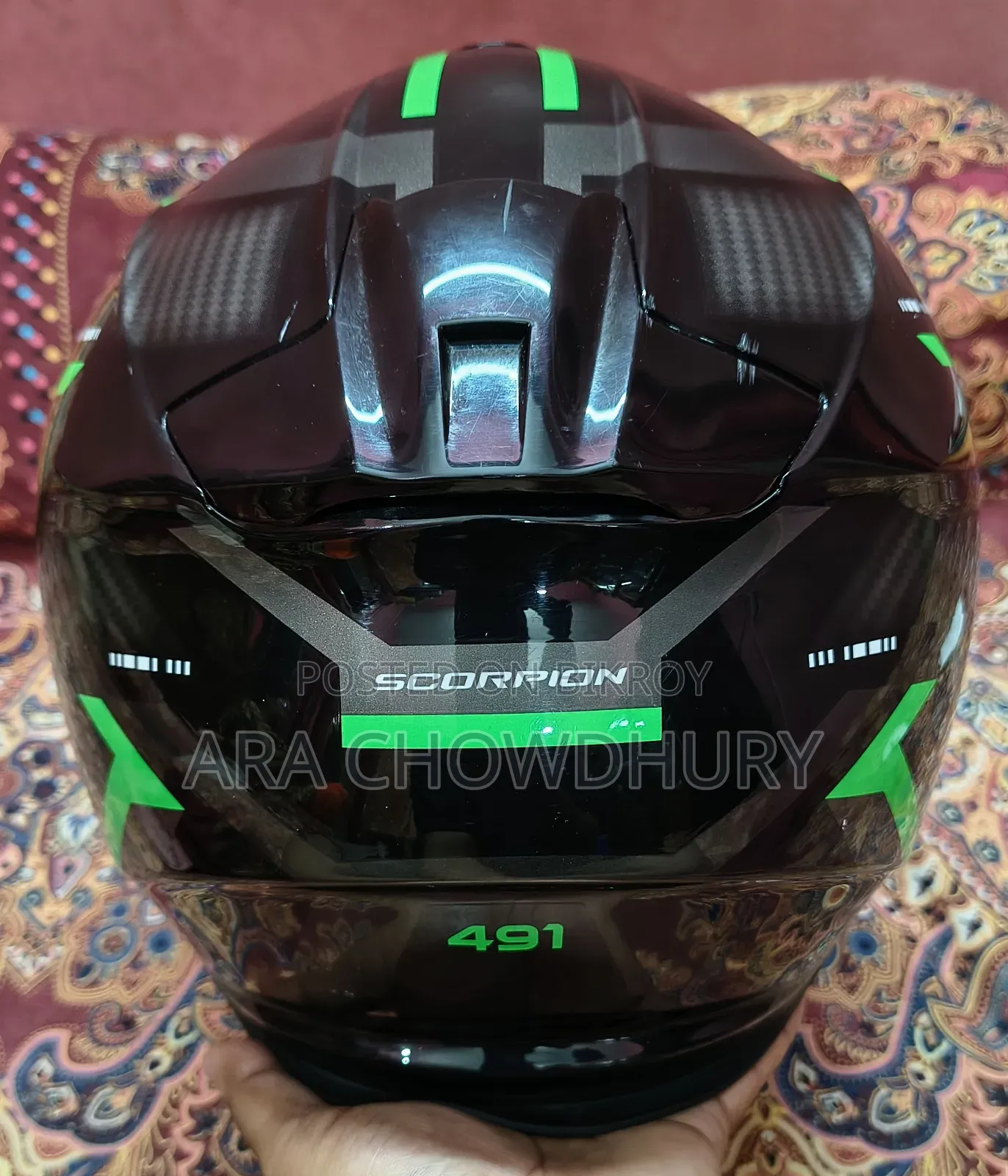 Scorpion Full Carbon Satisfy Helmet