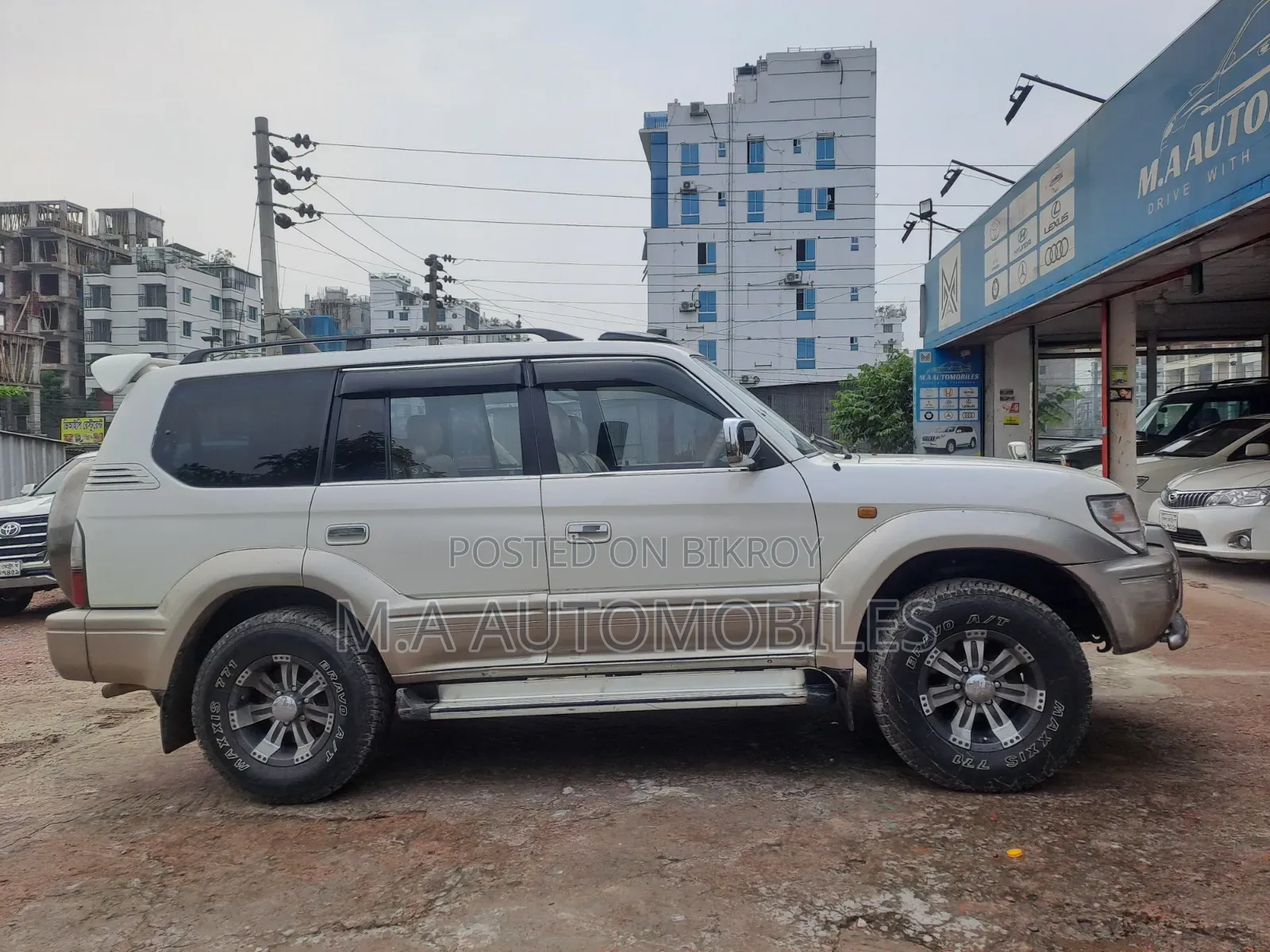 Toyota Land Cruiser Cygnus 4.7 2000 White