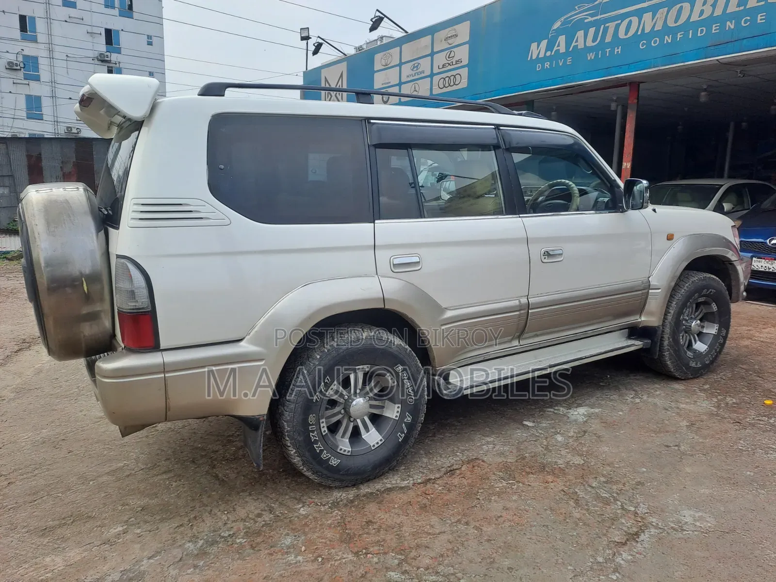 Toyota Land Cruiser Cygnus 4.7 2000 White