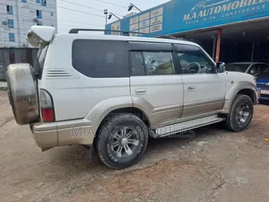 Toyota Land Cruiser Cygnus 4.7 2000 White