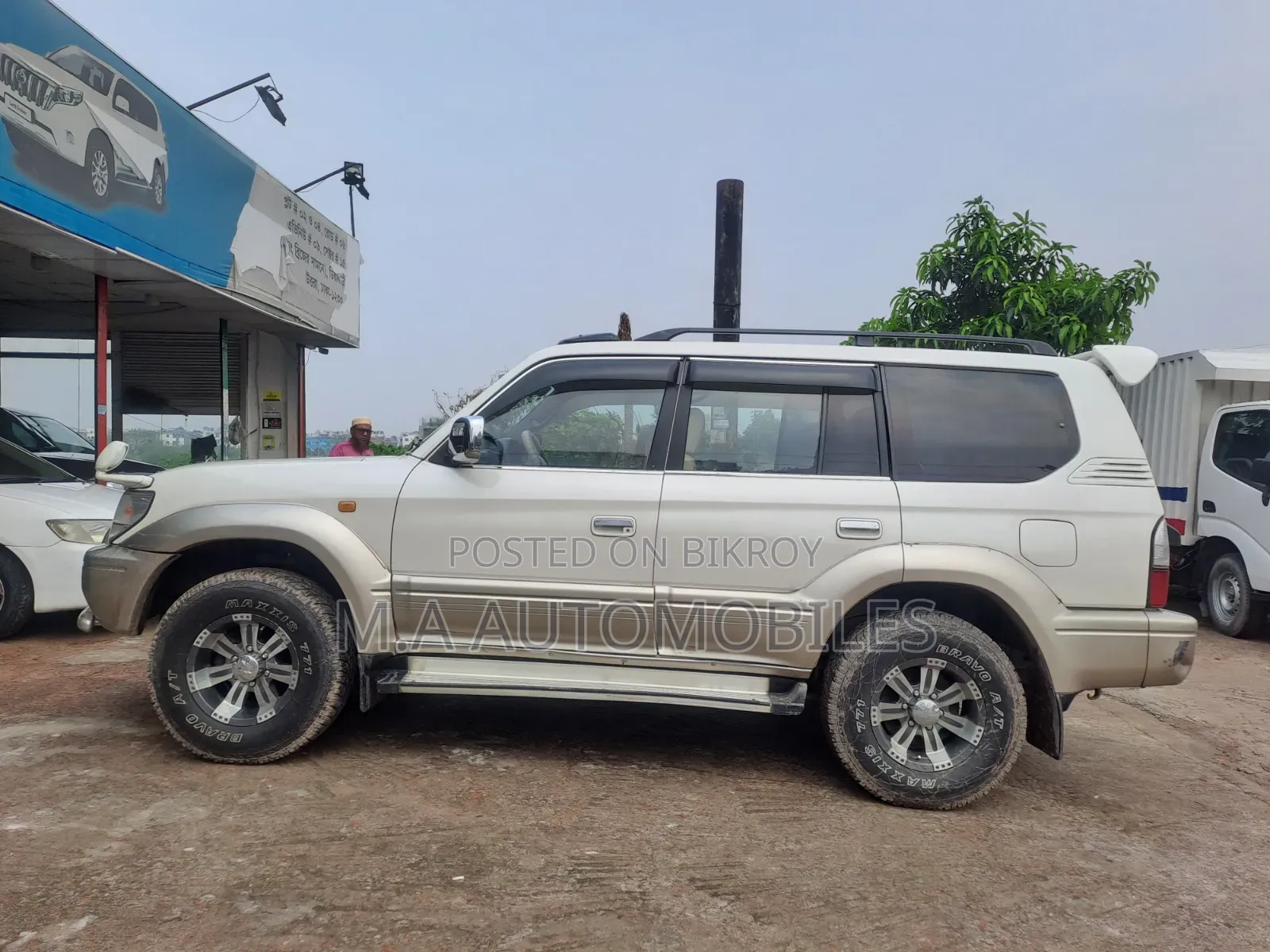 Toyota Land Cruiser Cygnus 4.7 2000 White