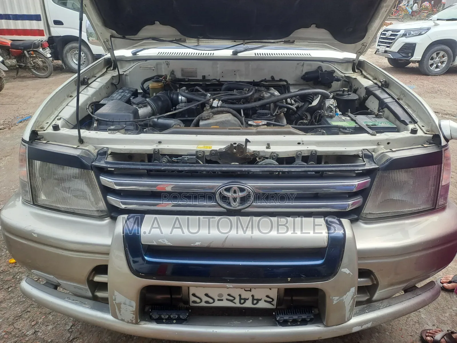 Toyota Land Cruiser Cygnus 4.7 2000 White