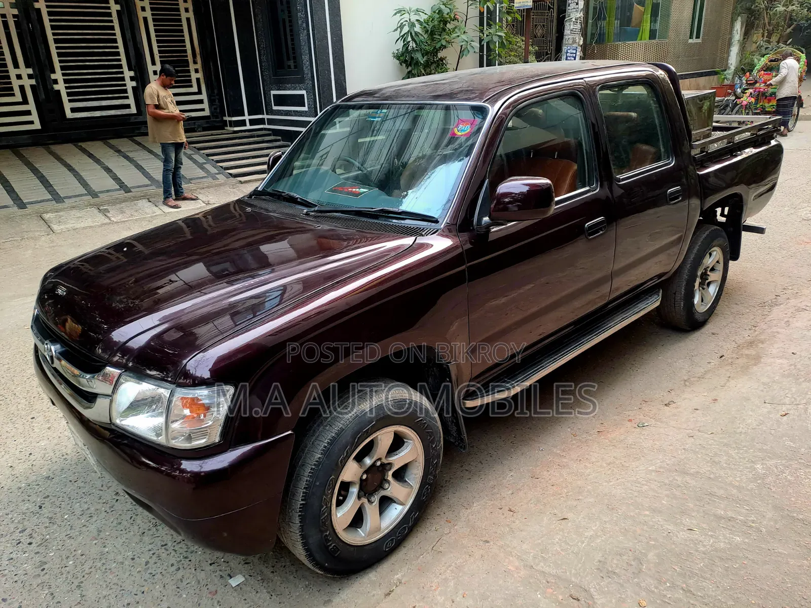 Toyota Hilux 2004 Red
