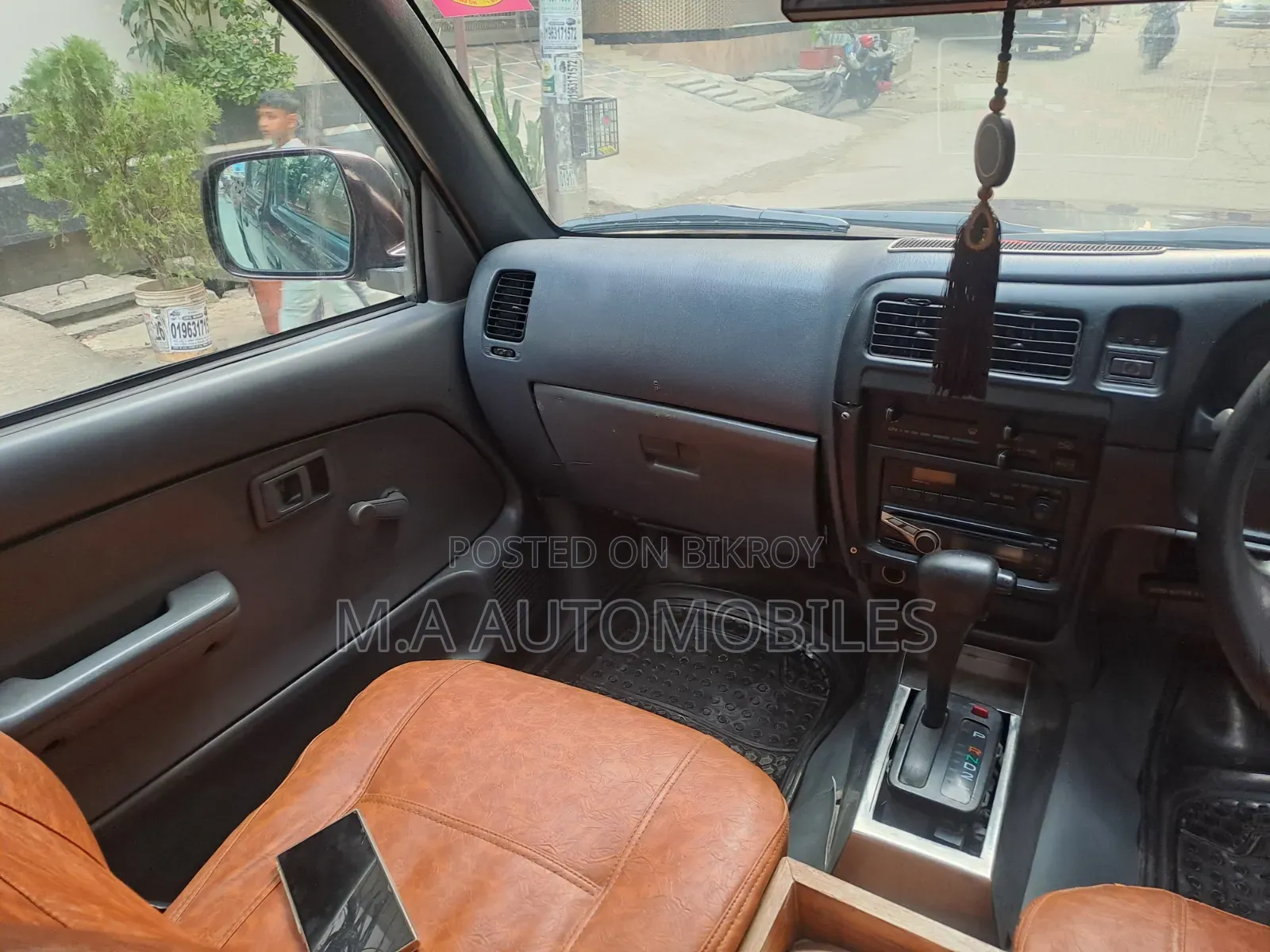 Toyota Hilux 2004 Red