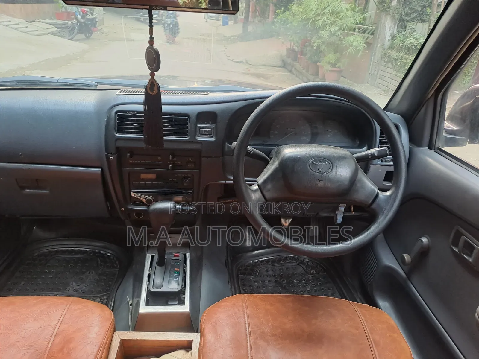 Toyota Hilux 2004 Red