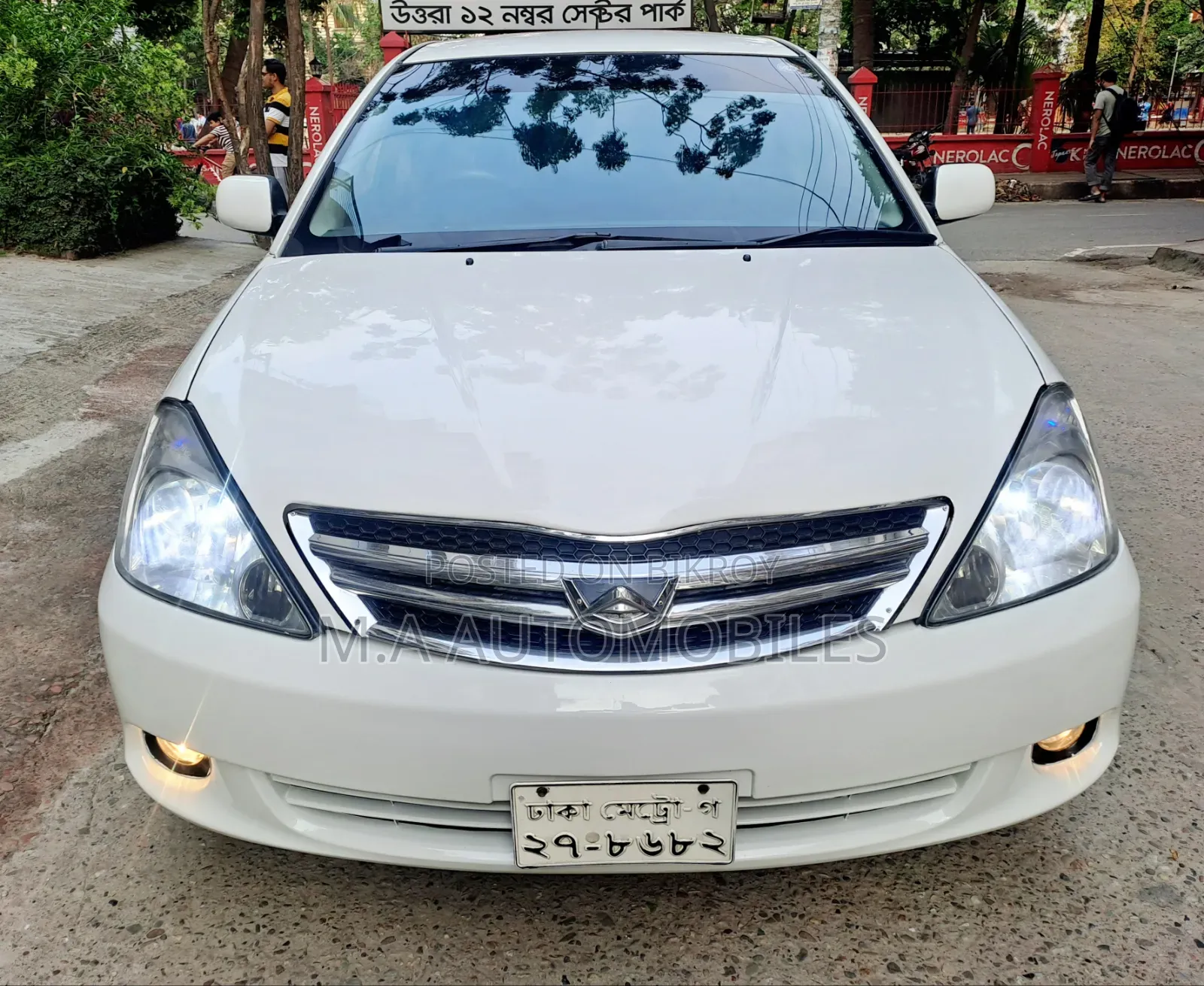 টয়োটা অ্যালিয়ন ২০০৪ সাদা