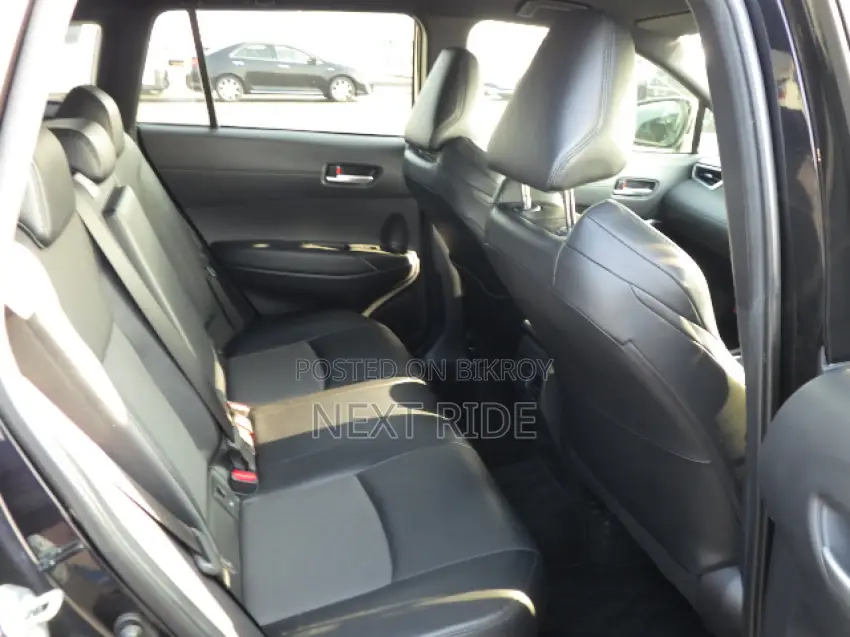 Toyota Corolla Cross 1.8 Hybrid FWD 2022 Black