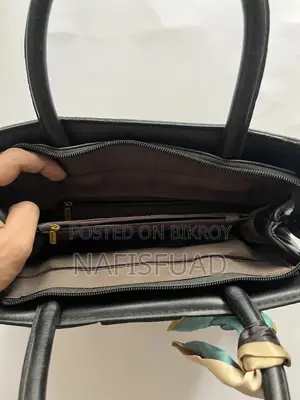 লাক্সারি হ্যান্ড ব্যাগ