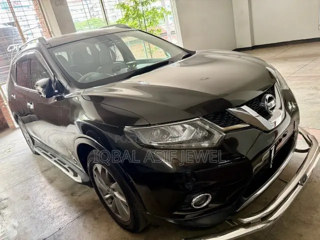 Nissan X-Trail 2.0 Petrol AWD 2016 Green