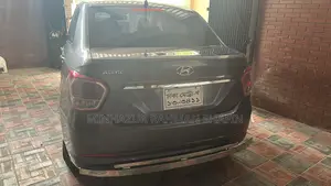 Hyundai Xcent 2016 Blue