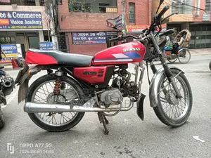 মোটরসাইকেল ২০০৯ লাল