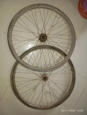 ভ্যানের চাকা রিং সহ