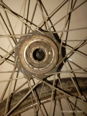 ভ্যানের চাকা রিং সহ
