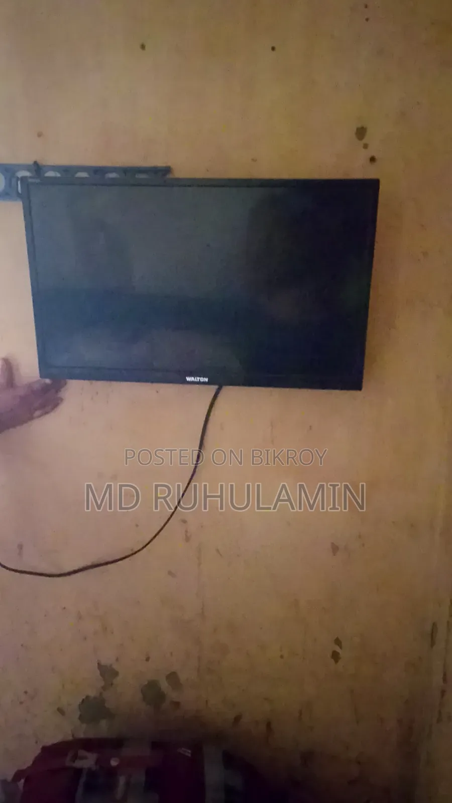 টিভি টা অনেক ভালো। টাকা জন্য বিক্রি করবো
