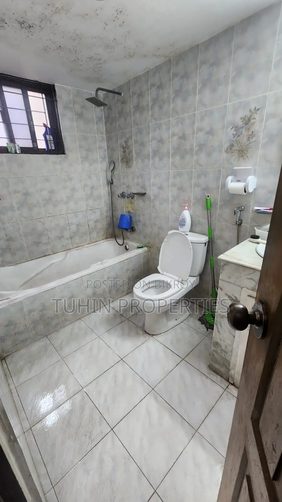 4bdrm Apartment in Banani for Sale