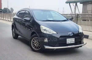 Toyota Aqua 2013 Black